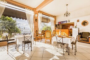 Capital O Colina Dorada