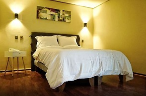 Blu Suites Motel Y Refugio Romantico - Adults Only
