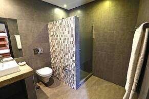 Lost & Found - Guesthouse & Suites