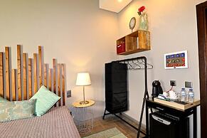 Lost & Found - Guesthouse & Suites