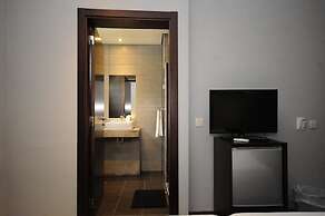 Lost & Found - Guesthouse & Suites