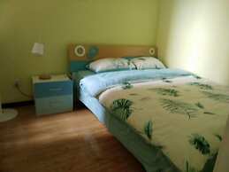 Xinhe Apartment