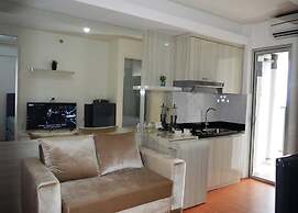 Roomku at Bassura City Apartment