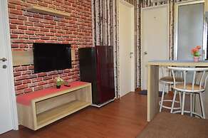 Roomku at Bassura City Apartment