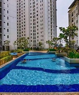 Roomku at Bassura City Apartment