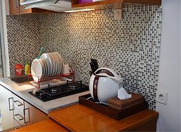 Roomku at Bassura City Apartment