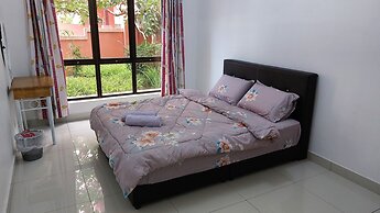 Marina Court - Stay In Borneo