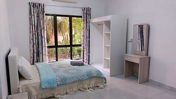 Marina Court - Stay In Borneo