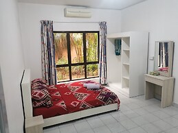 Marina Court - Stay In Borneo