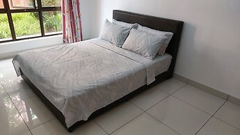 Marina Court - Stay In Borneo