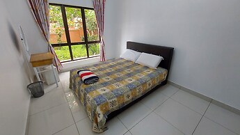 Marina Court - Stay In Borneo
