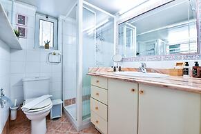 Groovy Apartment by the Sea with Garden