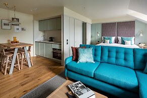 Cheval Abbey Strand Apartments, at Holyrood