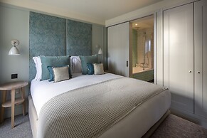 Cheval Abbey Strand Apartments, at Holyrood