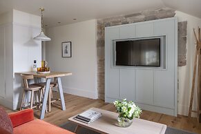 Cheval Abbey Strand Apartments, at Holyrood