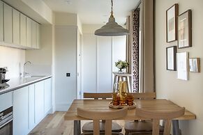 Cheval Abbey Strand Apartments, at Holyrood