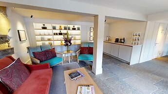 Cheval Abbey Strand Apartments, at Holyrood