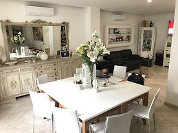 SunWine Bed & Breakfast