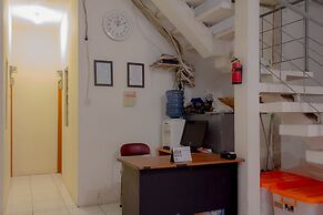 Super OYO 160 Lontar Residence