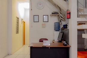 Super OYO 160 Lontar Residence