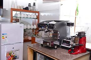 B.Maurice Guest House