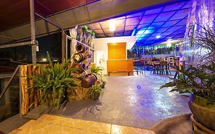 B.Maurice Guest House