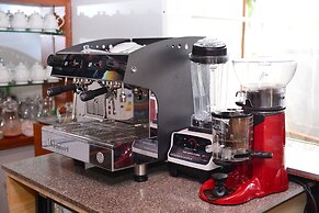 B.Maurice Guest House