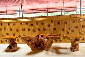 B.Maurice Guest House