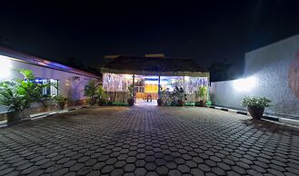 B.Maurice Guest House