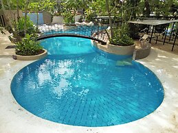 Fernvale Leisure Club and Resort