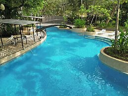 Fernvale Leisure Club and Resort