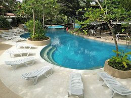 Fernvale Leisure Club and Resort