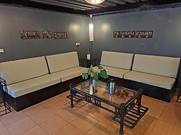 Fernvale Leisure Club and Resort