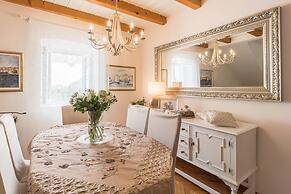 Apartments and rooms Perla