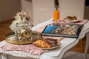 Apartments and rooms Perla