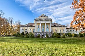 Palace Yelizavetino