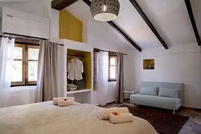Hotel Rancho Los Lobos
