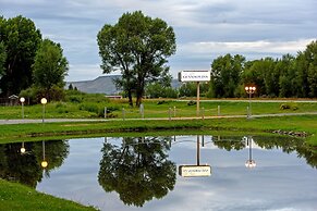 The Gunnison Inn at Dos Rios Golf Course