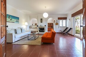 Sintra Classic Villa by Homing