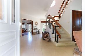 Sintra Classic Villa by Homing