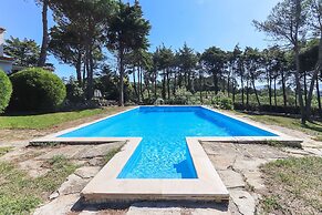 Sintra Classic Villa by Homing