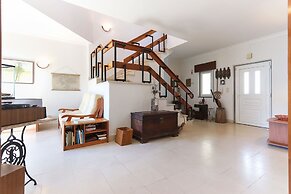 Sintra Classic Villa by Homing