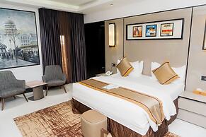 Green Point Hotel