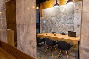 Comfy Bed Hostel - Adults Only