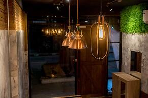 Comfy Bed Hostel - Adults Only