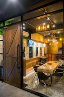 Comfy Bed Hostel - Adults Only