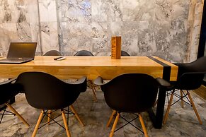 Comfy Bed Hostel - Adults Only