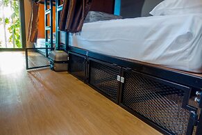 Comfy Bed Hostel - Adults Only