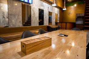 Comfy Bed Hostel - Adults Only