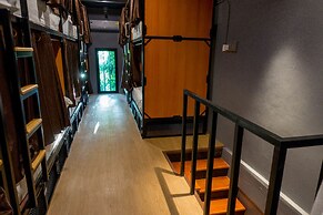 Comfy Bed Hostel - Adults Only